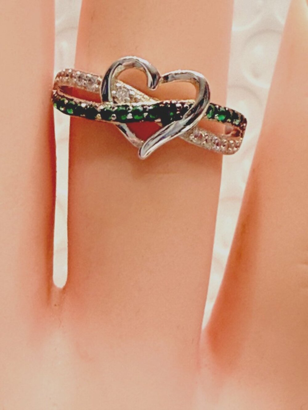 925 Sterling Silver Heart Ring green Clear rhinestone  Jewelry Size 8  2.5G (B)